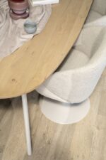 EIKEN HOUT AND METAL DINING TABLE IN TWO SIZES - Image 3