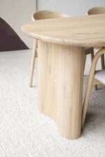 NATURAL EIKEN HOUT DINING TABLE IN TWO SIZES - Image 6