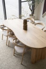 NATURAL EIKEN HOUT DINING TABLE IN TWO SIZES - Image 4