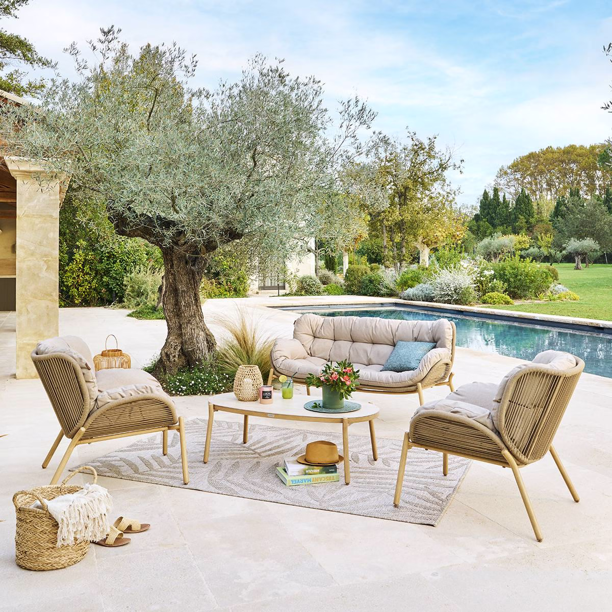 bikosA.jpg BEIGE OUTDOOR LOUNGE SET - Image 1